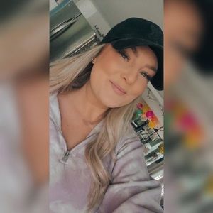 Meet your Posher, Leah